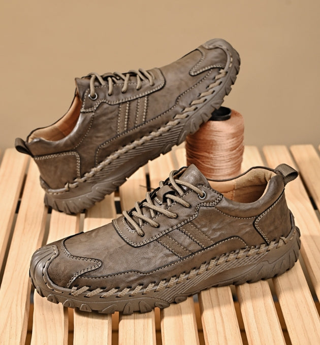 New leather shoes for men, vintage style with polished colors, business dress, casual, young people, board shoes for men